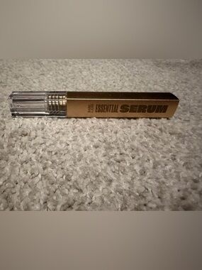 Essential Eyelash Serum - Gold
NEW never been used.